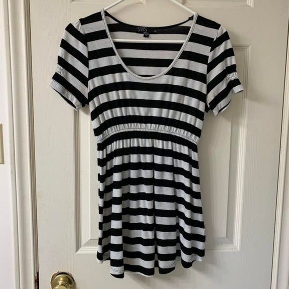 🌷3 for$20🌷SWS, US L, White & Black Striped Short Sleeved Scoop Neck Jersey Top - Picture 3 of 7